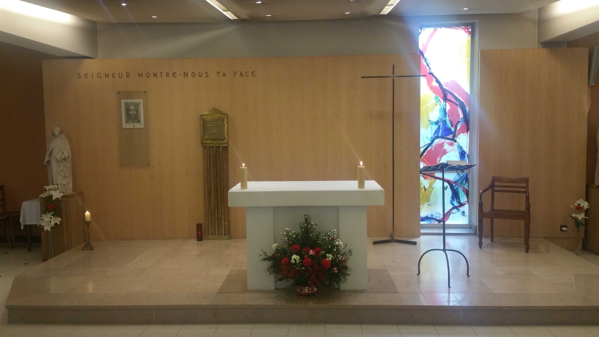 The chapel inside the Oratory of the Holy Face in Tours, formed from the former home of Venerable Leo Dupont.